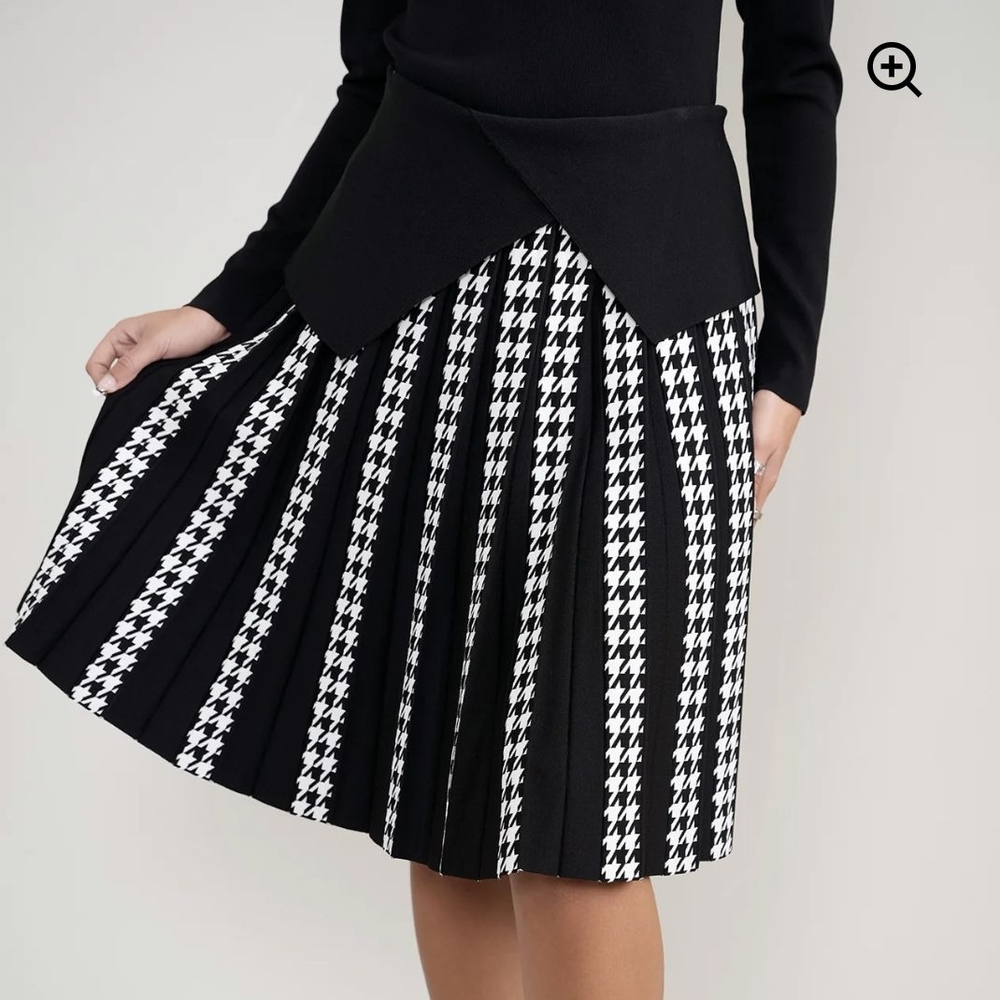 Aleeza Paris Elegant Black and White Houndstooth A-Line Skirt 25" Long
